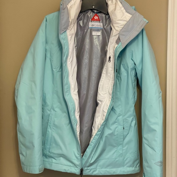 Women’s Columbia Coat - Picture 2 of 3